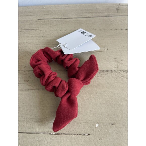 NWT Lululemon Uplifting Scrunchie Fleece Bow Red One Size $18 - Picture 3 of 3